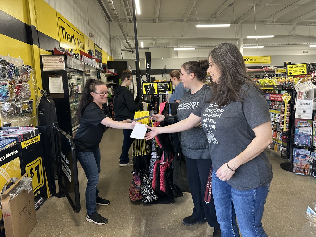 Teams are accepting their next clue from Dollar General